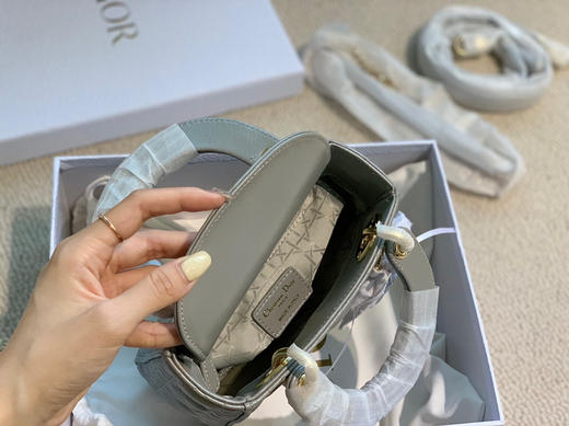 三格戴妃羊皮-珠光灰 商品图8