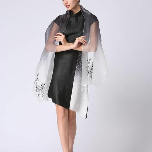 TANGY Collection/天意精品2022年春夏新品商场同款国风真丝吊染V领莨绸连衣裙 商品图0