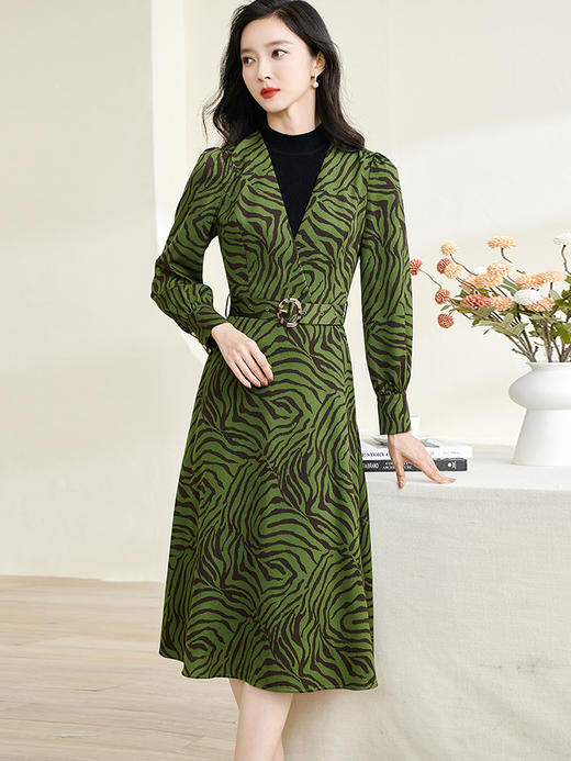 剩S/M/L 米思阳2026春季新款知性优雅套装时尚斑马纹针织衫长裙两件套3108 商品图2