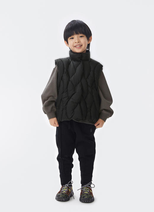 江南布衣童  22年秋款  蓬松短款羽绒马甲  1M9C10640 商品图11