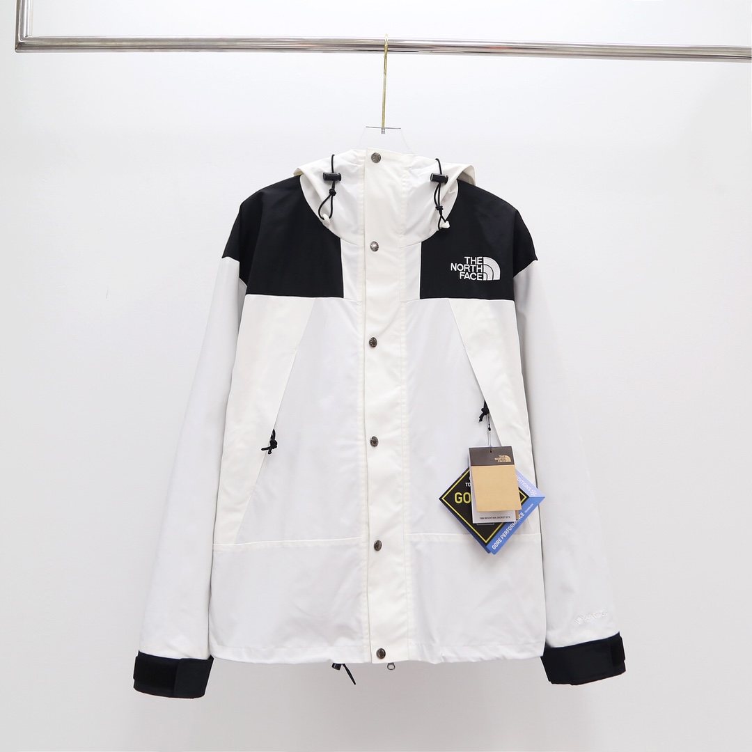 联名冲锋衣外套