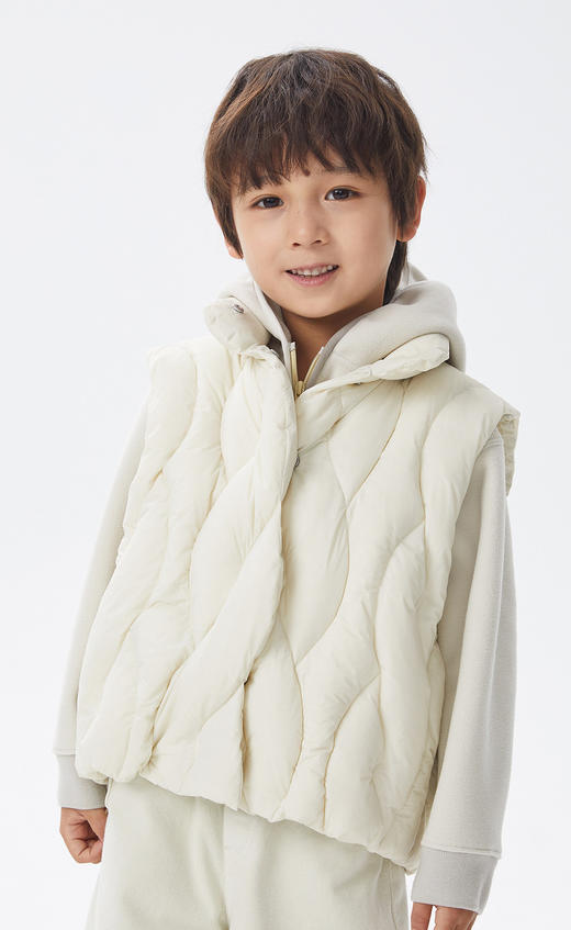 江南布衣童  22年秋款  蓬松短款羽绒马甲  1M9C10640 商品图12