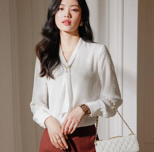 法式优雅，飘带雪纺衬衫春秋新款设计感小众V领通勤职业免烫衬衣MGG-22652 商品图2