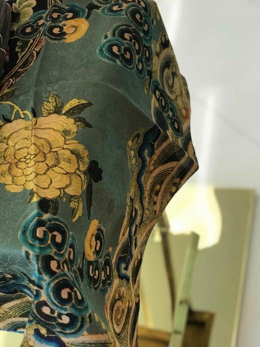 优品堂《娴淑典雅》110桑蚕丝红云纱方巾 商品图13