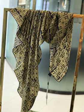 优品堂《亭亭玉立》重磅精品桑蚕丝110×110方巾