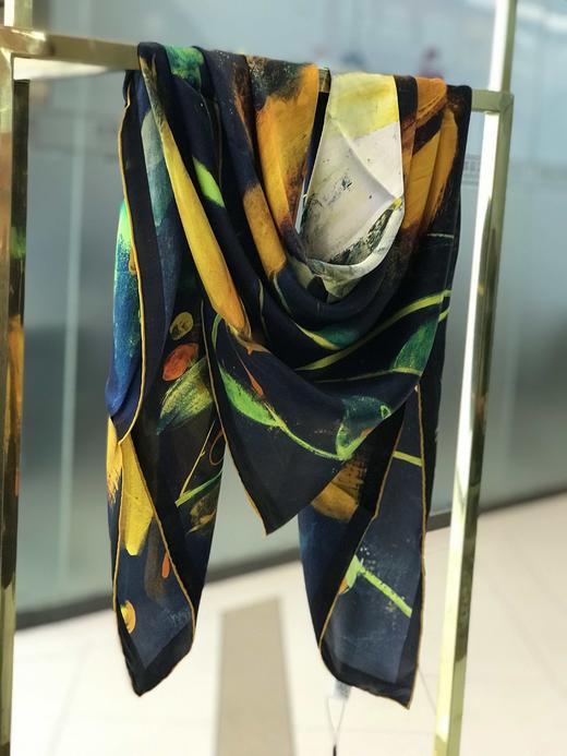 优品堂《清秀高雅》100％桑蚕丝110×110方巾 商品图3