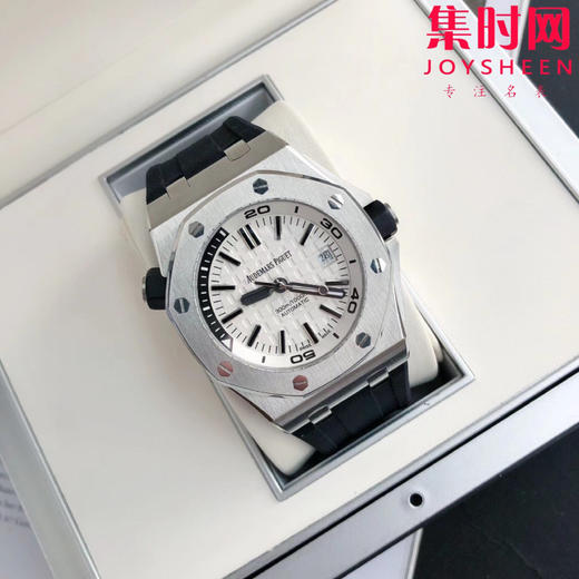 AP爱彼皇家橡树离岸型15710男士运动腕表
机芯：搭载进口西铁城 商品图3