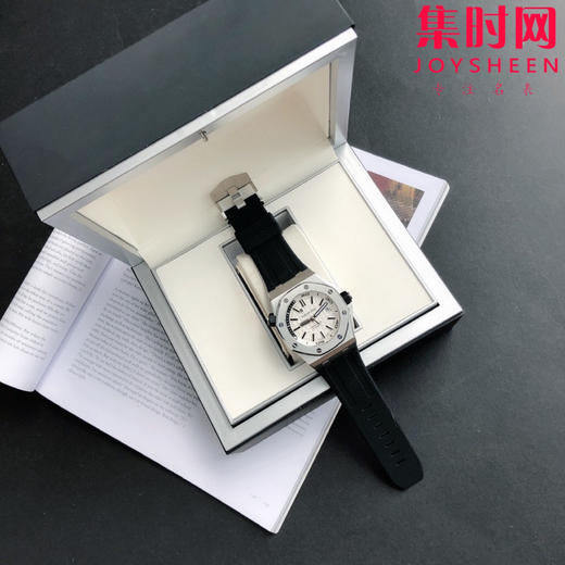 AP爱彼皇家橡树离岸型15710男士运动腕表
机芯：搭载进口西铁城 商品图1