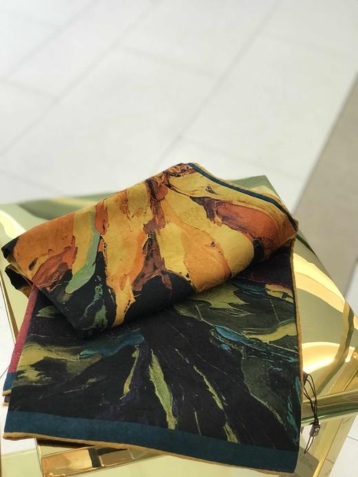 优品堂《娴淑典雅》110桑蚕丝红云纱方巾 商品图6