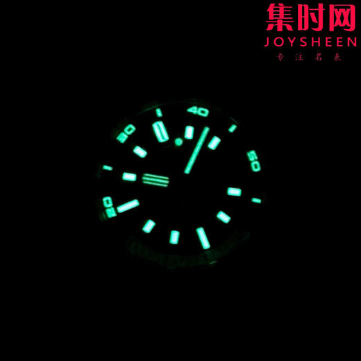 AP爱彼皇家橡树离岸型15710男士运动腕表
机芯：搭载进口西铁城 商品图10