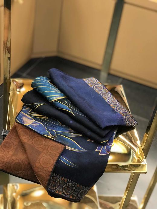 优品堂《娴淑典雅》110桑蚕丝红云纱方巾 商品图1