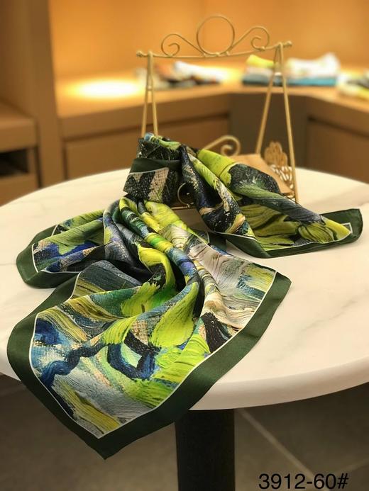 优品堂《迷缀》100％桑蚕丝70×70方巾 商品图4