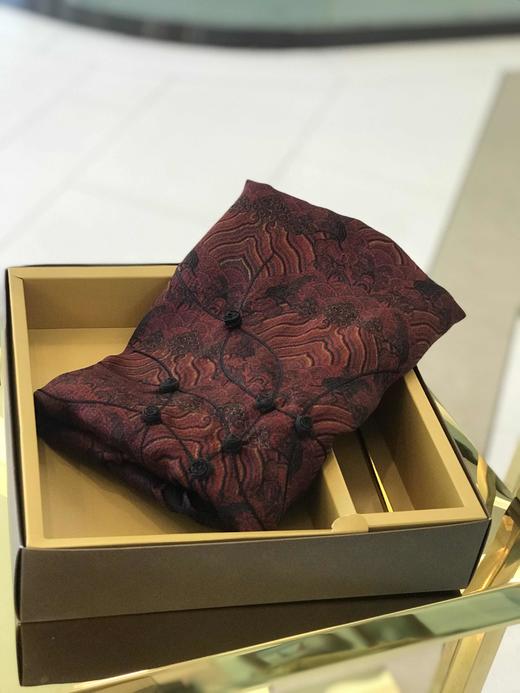 优品堂《浮翠流丹》重磅香芸纱手工盘扣桑蚕丝披肩围巾两用 商品图0