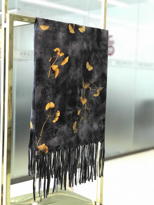 优品堂《渊清玉絜》重磅精品100％桑蚕丝双层双面v长巾 商品图4