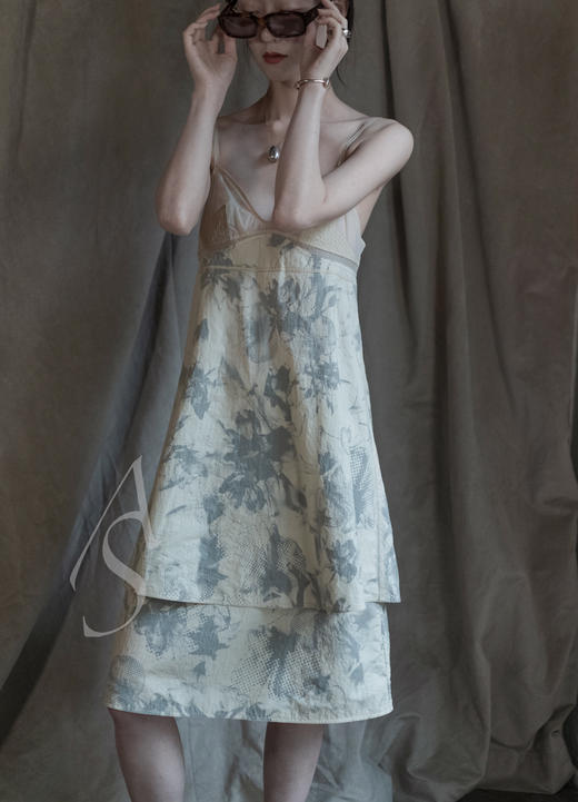 LOW CLASSIC  朦胧水墨花卉A字型半裙 商品图2