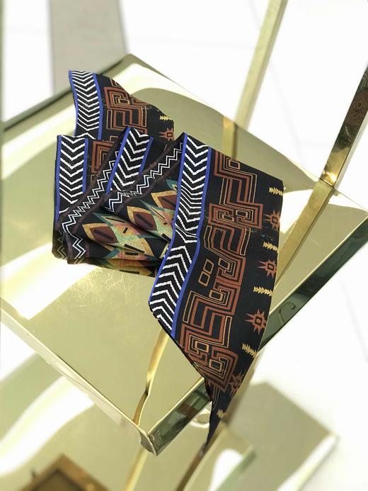 优品堂《春的律动》100％桑蚕丝双层斜纹长巾 商品图2