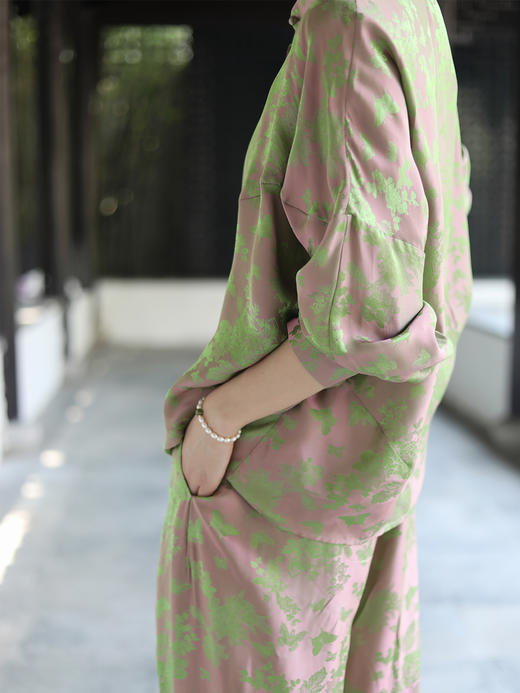 预定|盛唐牡丹 蝶恋花真丝提花衬衫套装 .潮快闪[福利品] 商品图3