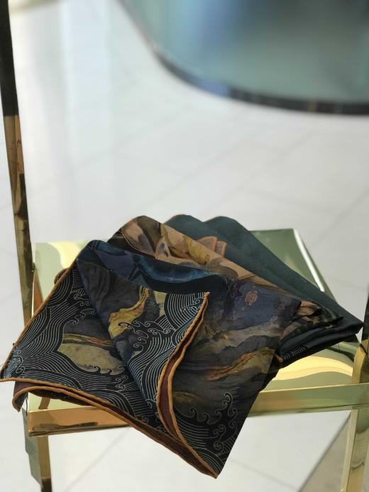 优品堂《娴淑典雅》110桑蚕丝红云纱方巾 商品图9