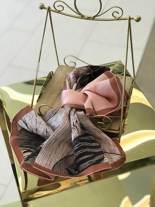 优品堂《芳菲国色》90*90桑蚕丝方巾 商品图8