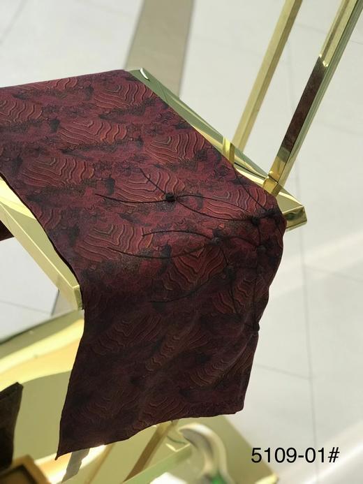 优品堂《浮翠流丹》重磅香芸纱手工盘扣桑蚕丝披肩围巾两用 商品图2