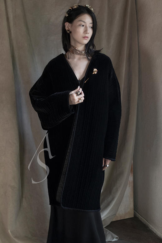 法国高定工坊 MILENA 暗金色两用发带 商品图7