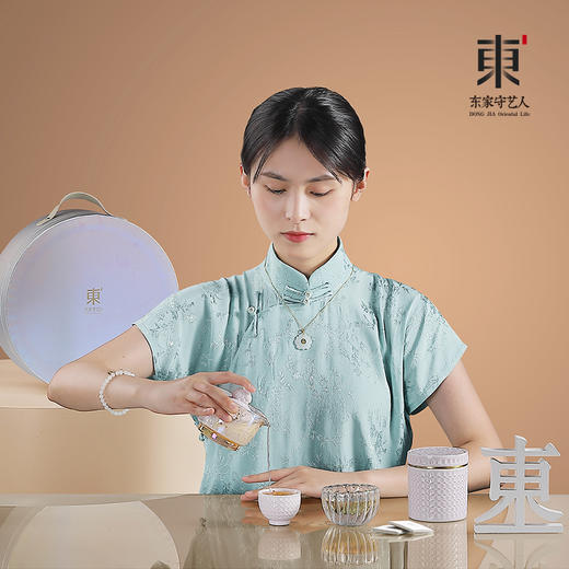 东家守艺人 月光杯白茶礼盒 盖滤杯 轻便茶杯茶器（礼盒装）[福利品] 商品图1