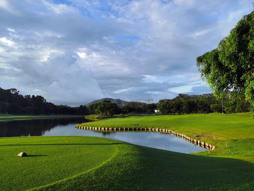 2024年 广东东莞峰景高尔夫·住打套餐 商品图0