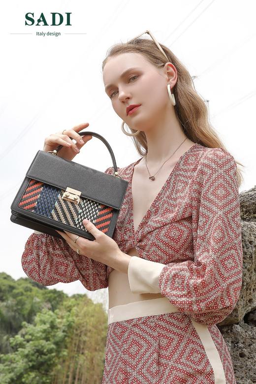 4F萨迪牛皮女包 商品图0