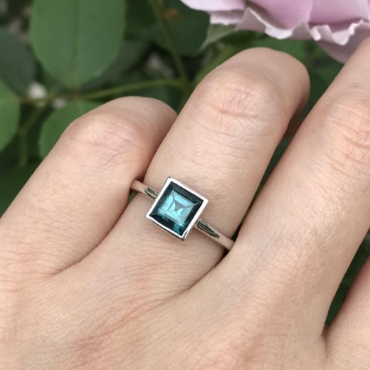 靛蓝碧玺戒指 商品图3