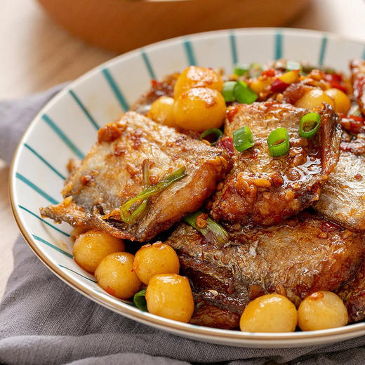 【下单后48小时发货】浙江 舟山海钓带鱼 大带3斤装左右（约4-5条）肉多刺少，肉质紧实，味道鲜嫩。海钓带鱼有的有鱼钩，在鱼鳃或者是鱼腹内。带鱼牙齿也特别锋利！大家清理的时候千万要小心的哦。 商品图5