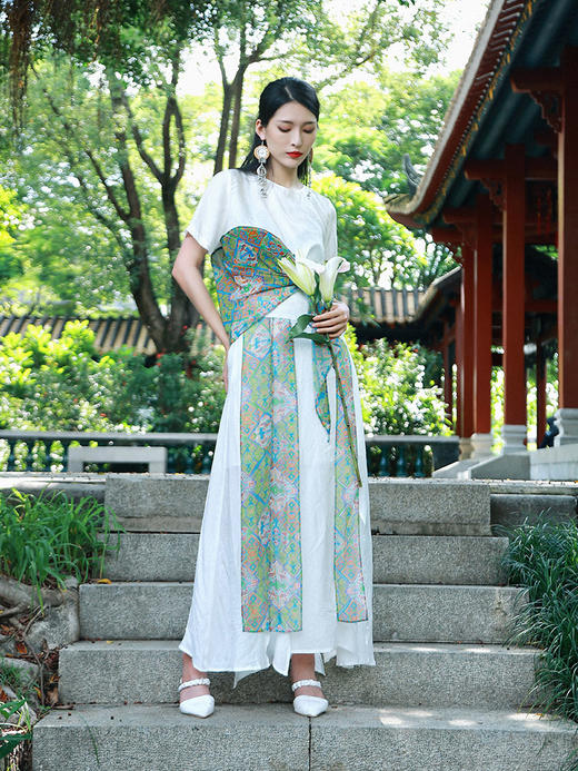 游园惊梦系列-馨香逐风拼接半身裙 商品图0