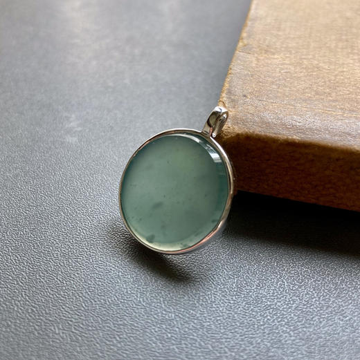 高冰种蓝水翡翠平安无事牌圆牌18k白金镶嵌 商品图1