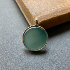 高冰种蓝水翡翠平安无事牌圆牌18k白金镶嵌