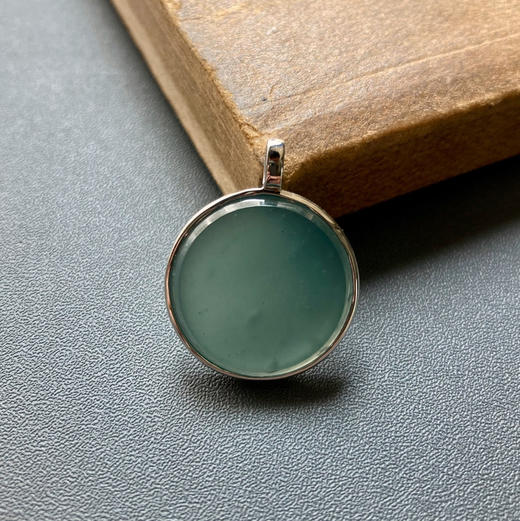 高冰种蓝水翡翠平安无事牌圆牌18k白金镶嵌 商品图0