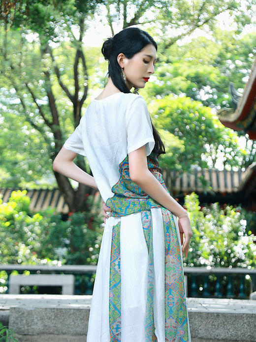 游园惊梦系列-馨香逐风拼接半身裙 商品图3