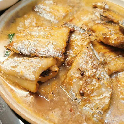 【下单后48小时发货】浙江 舟山海钓带鱼 大带3斤装左右（约4-5条）肉多刺少，肉质紧实，味道鲜嫩。海钓带鱼有的有鱼钩，在鱼鳃或者是鱼腹内。带鱼牙齿也特别锋利！大家清理的时候千万要小心的哦。 商品图4