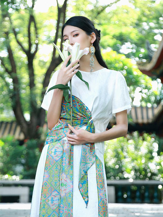 游园惊梦系列-馨香逐风拼接半身裙 商品图1