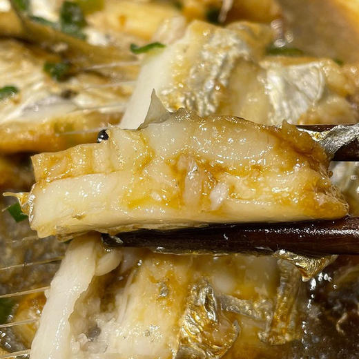 【下单后48小时发货】浙江 舟山海钓带鱼 大带3斤装左右（约4-5条）肉多刺少，肉质紧实，味道鲜嫩。海钓带鱼有的有鱼钩，在鱼鳃或者是鱼腹内。带鱼牙齿也特别锋利！大家清理的时候千万要小心的哦。 商品图7