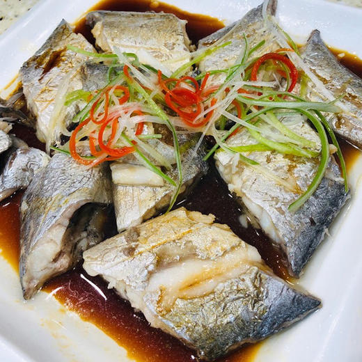 【下单后48小时发货】浙江 舟山海钓带鱼 大带3斤装左右（约4-5条）肉多刺少，肉质紧实，味道鲜嫩。海钓带鱼有的有鱼钩，在鱼鳃或者是鱼腹内。带鱼牙齿也特别锋利！大家清理的时候千万要小心的哦。 商品图3