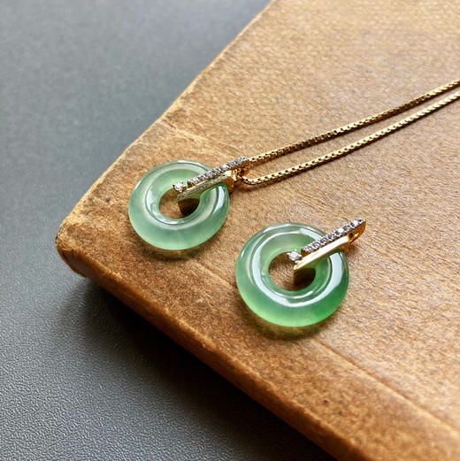 高冰种阳绿翡翠平安扣18k黄金钻石镶嵌 商品图3