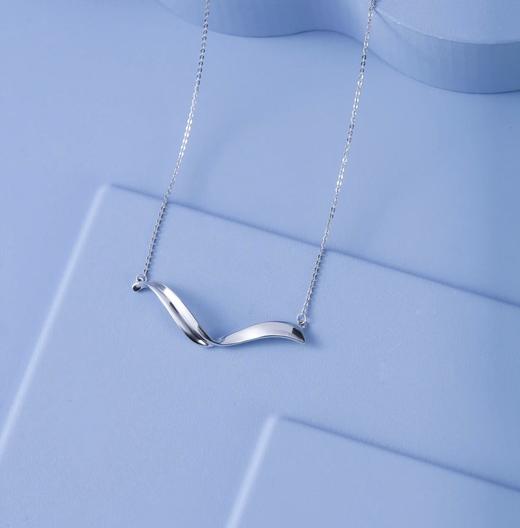 六福 自由之翼铂金套链 商品图0