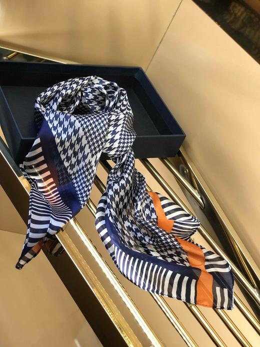 优品堂《织锦方巾》手感丝方巾 商品图1