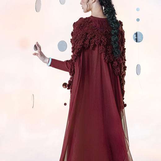 【林栖设计小店】【定制30天发】2022秋冬时装周同款原创羊驼毛手钩拼真丝复古围巾披肩女 商品图5