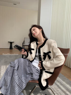 Read Nameless /限量丝绒拼接小香外套