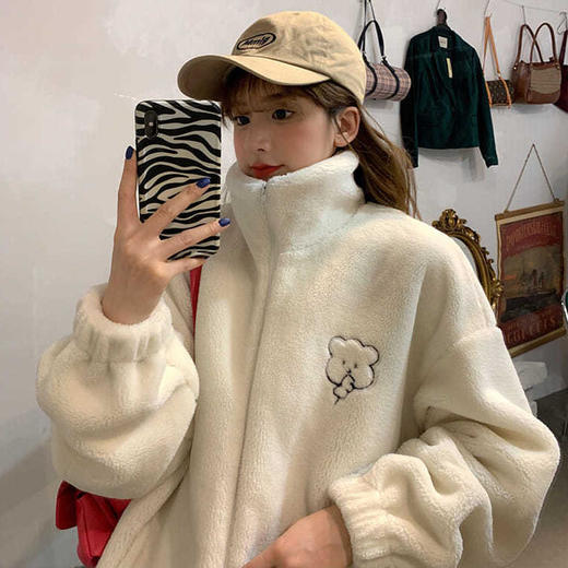 黛唯梵秋冬仿羊羔绒立领外套宽松女小熊刺绣棒球服女装 商品图0