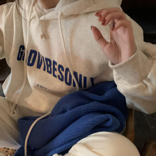 黛唯梵鱼鳞棉灰色连帽卫衣女ins潮秋冬薄款宽松字母印花外套女新款 商品图3