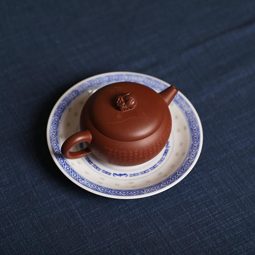 【积分兑换】景德镇青花五爪龙纹壶承 商品图2