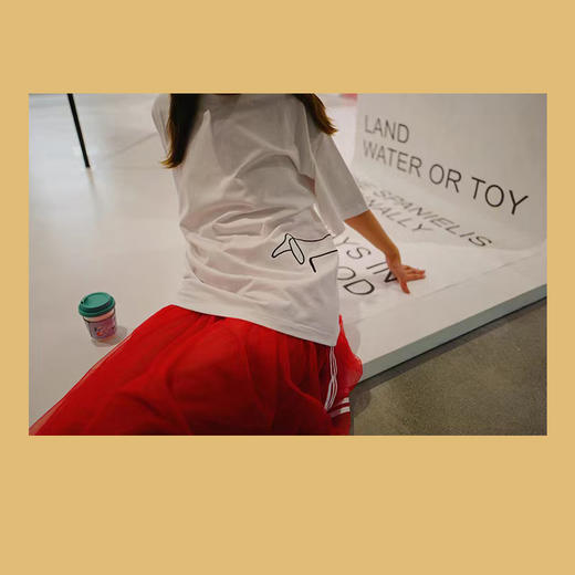 白色刺绣T恤-十点睡觉《艺术家的狗》 商品图4