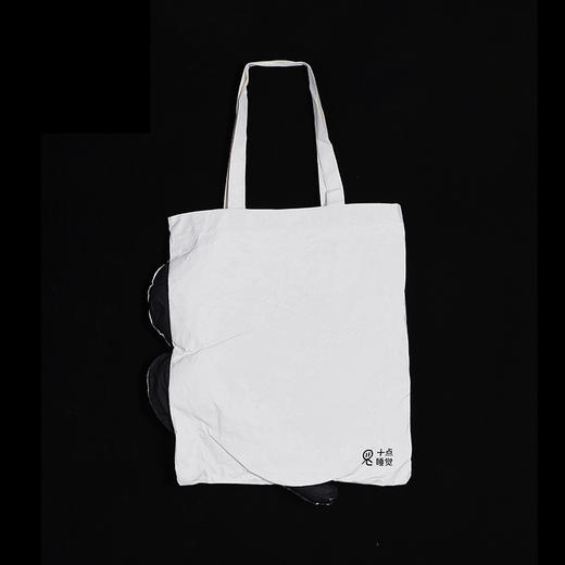 杜邦纸托特包-十点睡觉《艺术家的狗》 商品图1