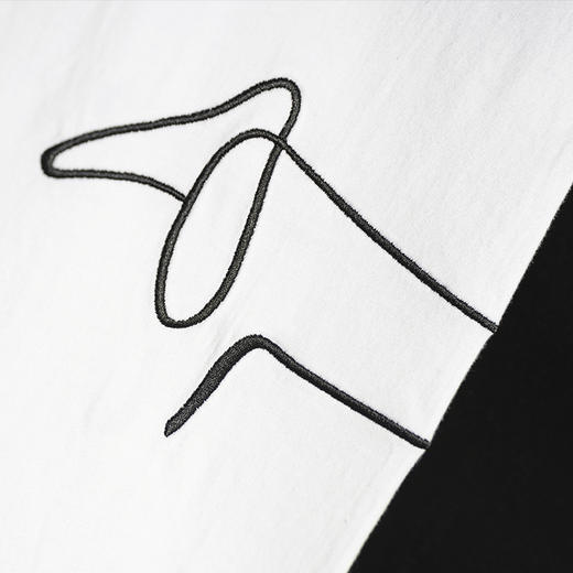 白色刺绣T恤-十点睡觉《艺术家的狗》 商品图2